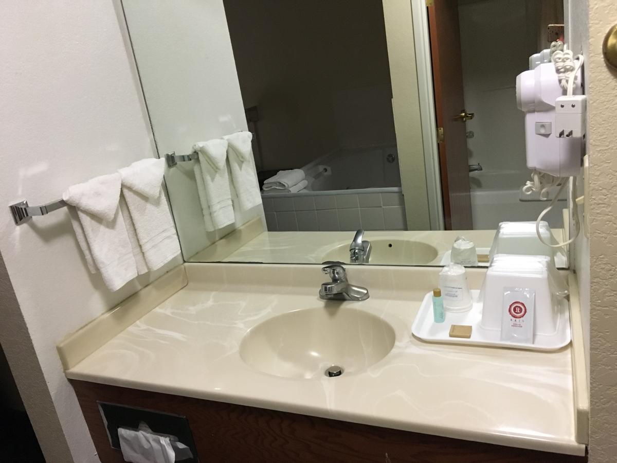 Arlington Inn And Suites - thumb 14