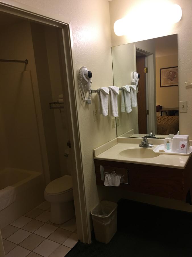 Arlington Inn And Suites - thumb 23