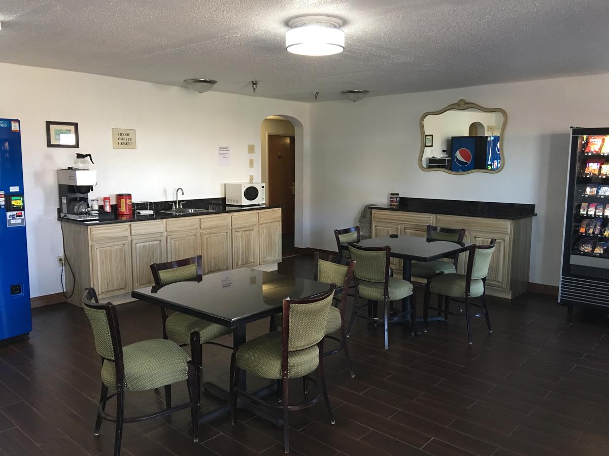 Arlington Inn And Suites - thumb 1