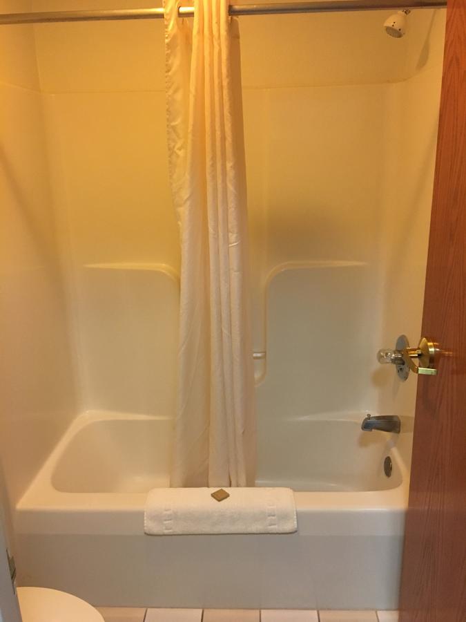 Arlington Inn And Suites - thumb 13