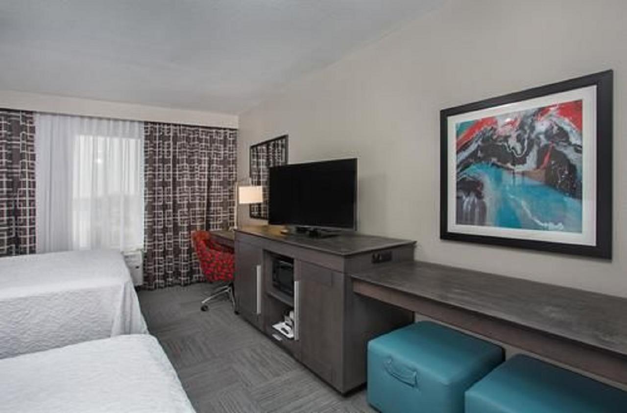 Hampton Inn Vincennes - thumb 17