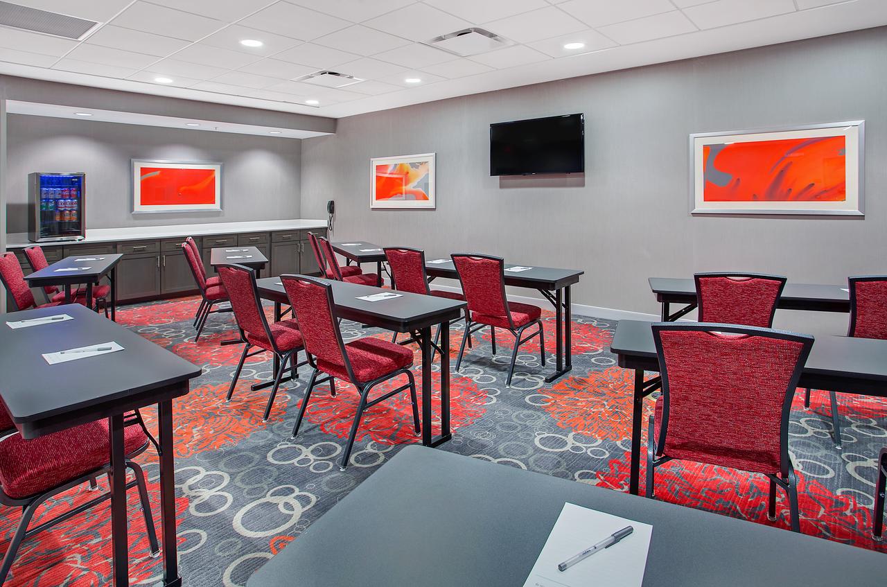 Hampton Inn Vincennes - thumb 8