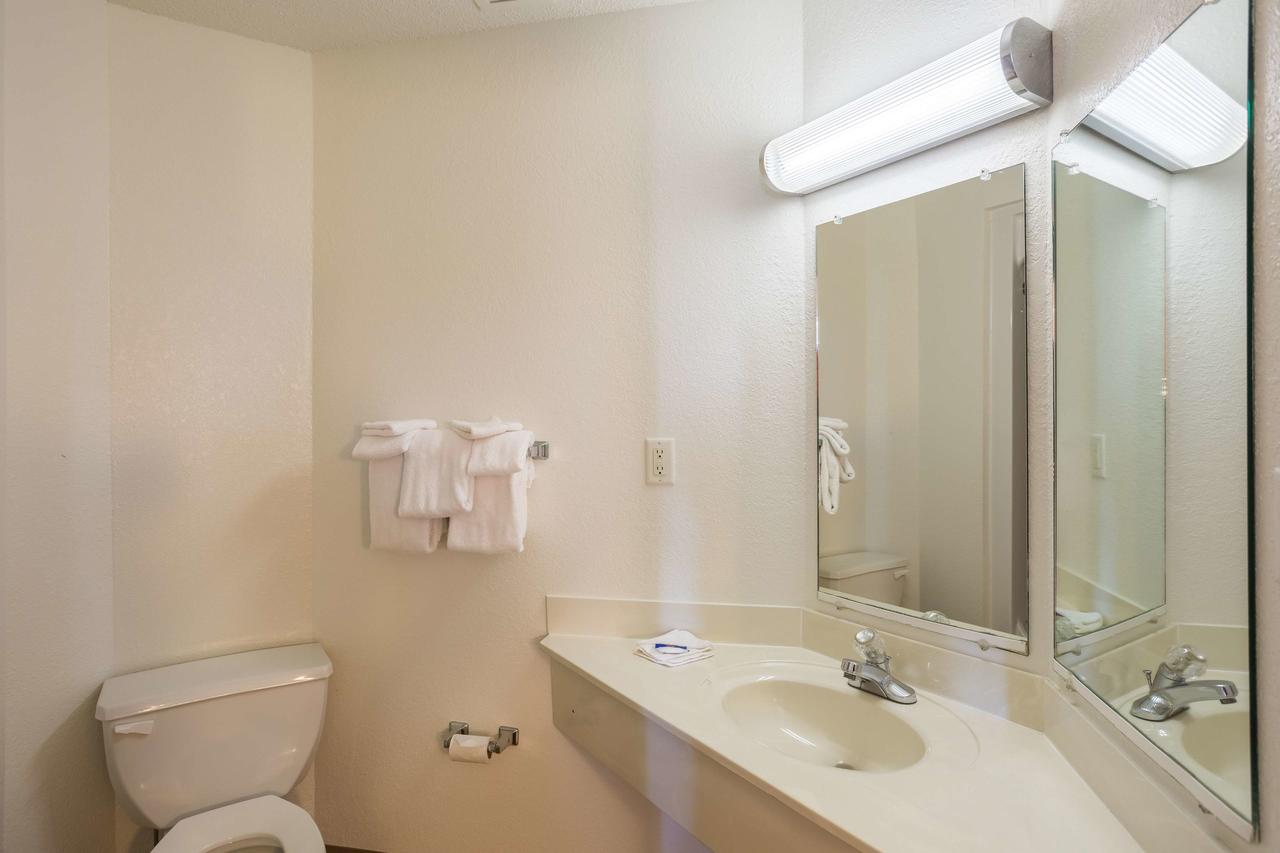 Motel 6 Dale - thumb 15