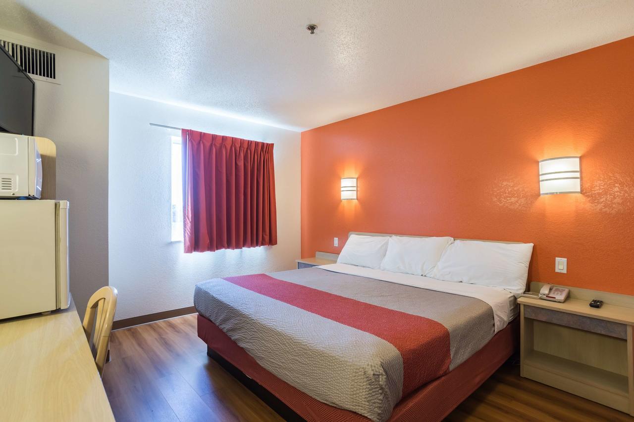 Motel 6 Dale - thumb 20