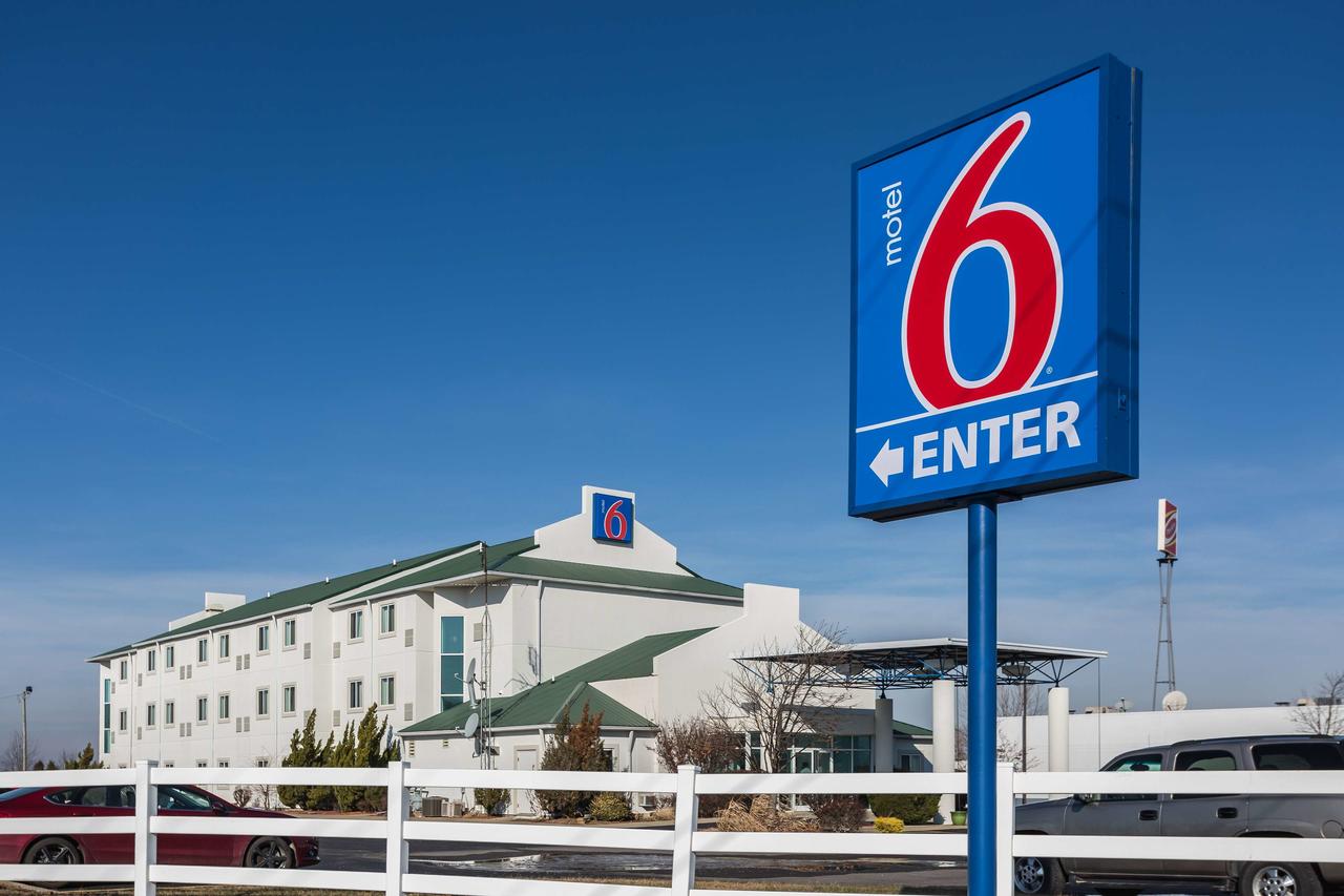 Motel 6 Dale - thumb 0