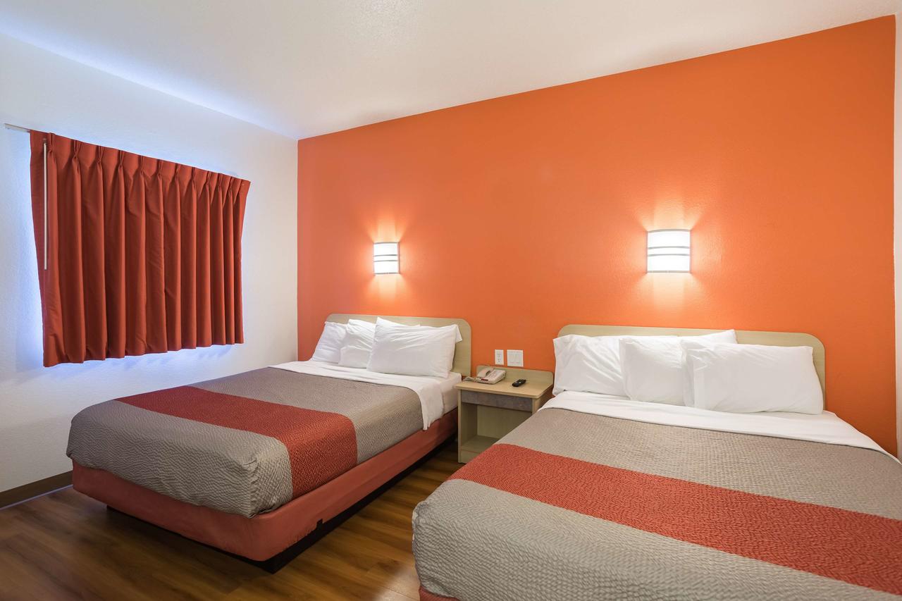 Motel 6 Dale - thumb 26