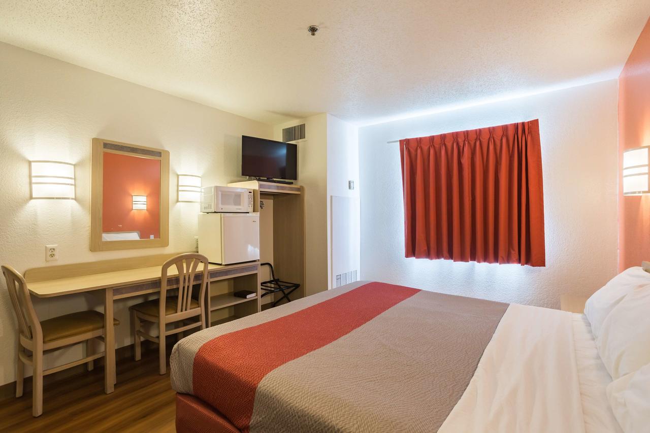 Motel 6 Dale - thumb 18