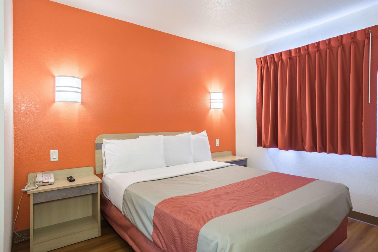 Motel 6 Dale - thumb 21