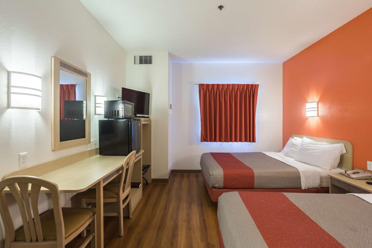 Motel 6 Dale - thumb 27