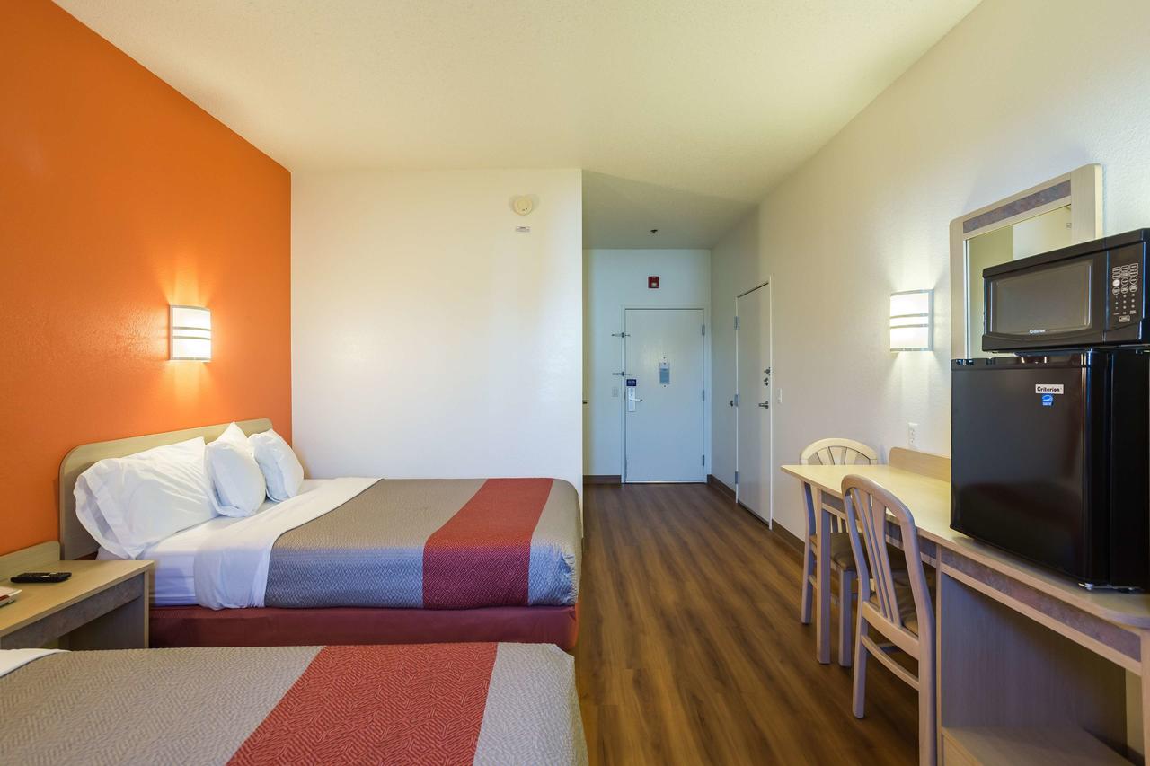 Motel 6 Dale - thumb 25