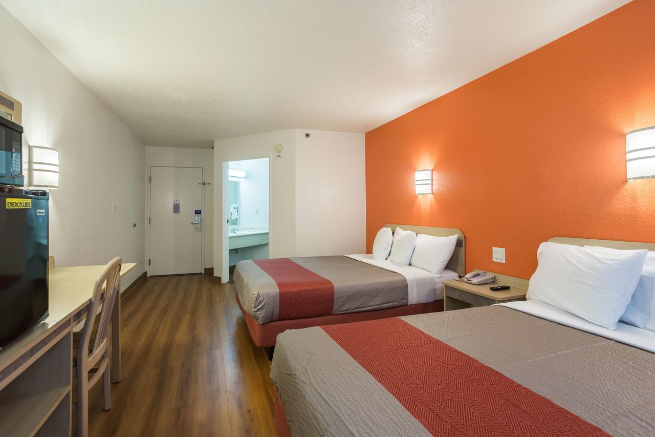 Motel 6 Dale - thumb 31