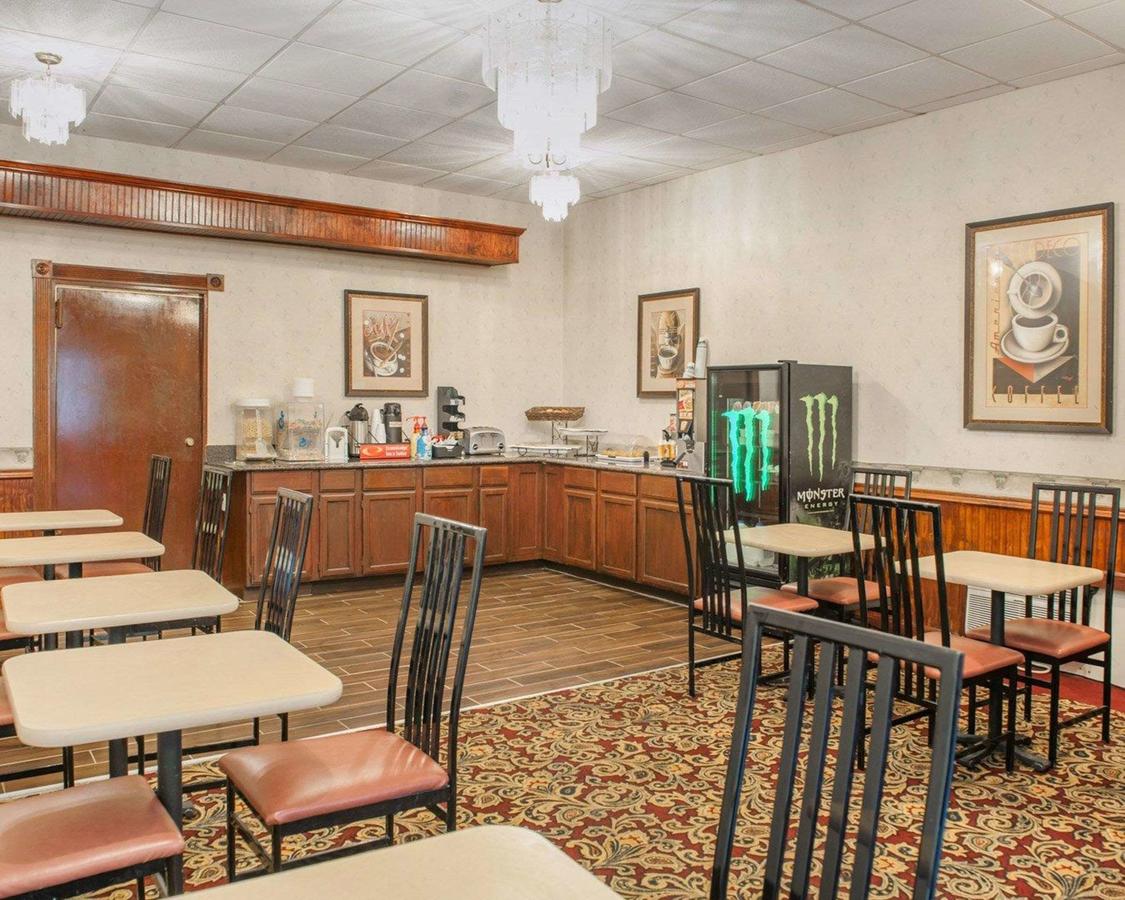 Econo Lodge Evansville - thumb 22