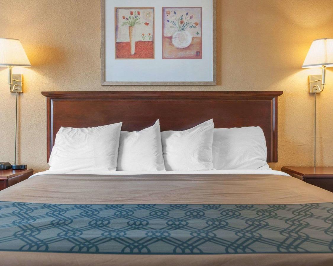 Econo Lodge Evansville - thumb 2