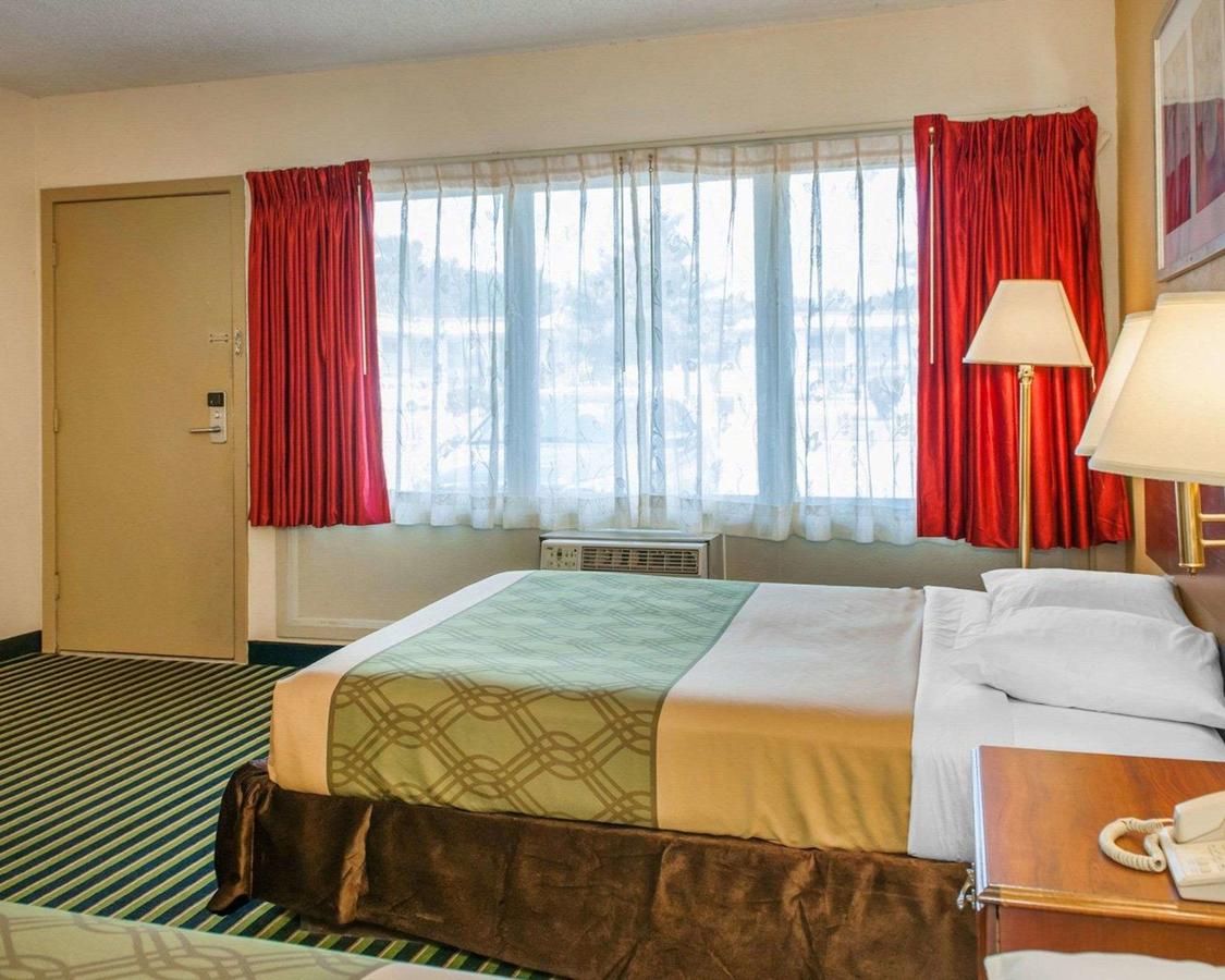 Econo Lodge Evansville - thumb 16