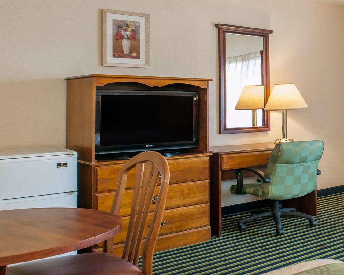 Econo Lodge Evansville - thumb 6