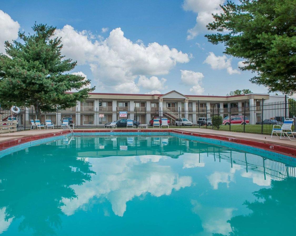 Econo Lodge Evansville - thumb 24
