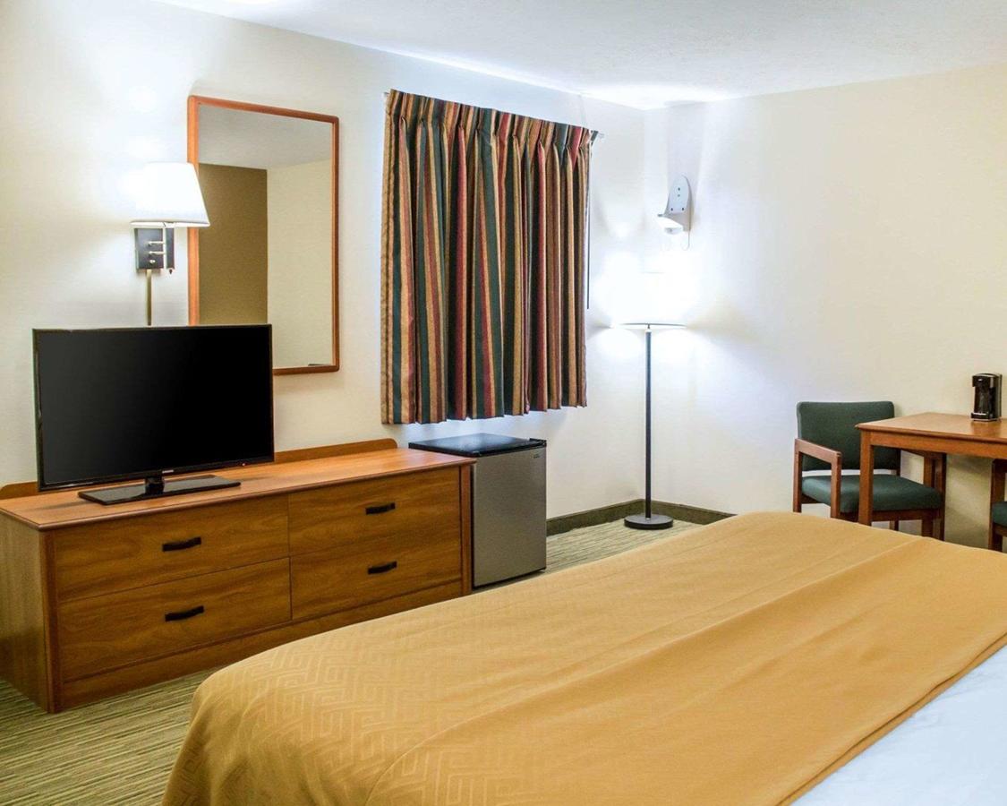 Econo Lodge Elkhart - thumb 19
