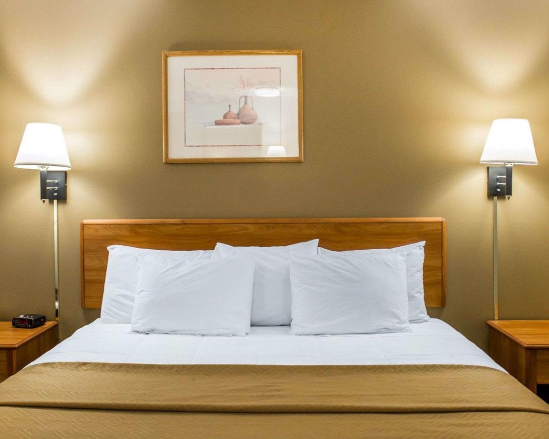 Econo Lodge Elkhart - thumb 13