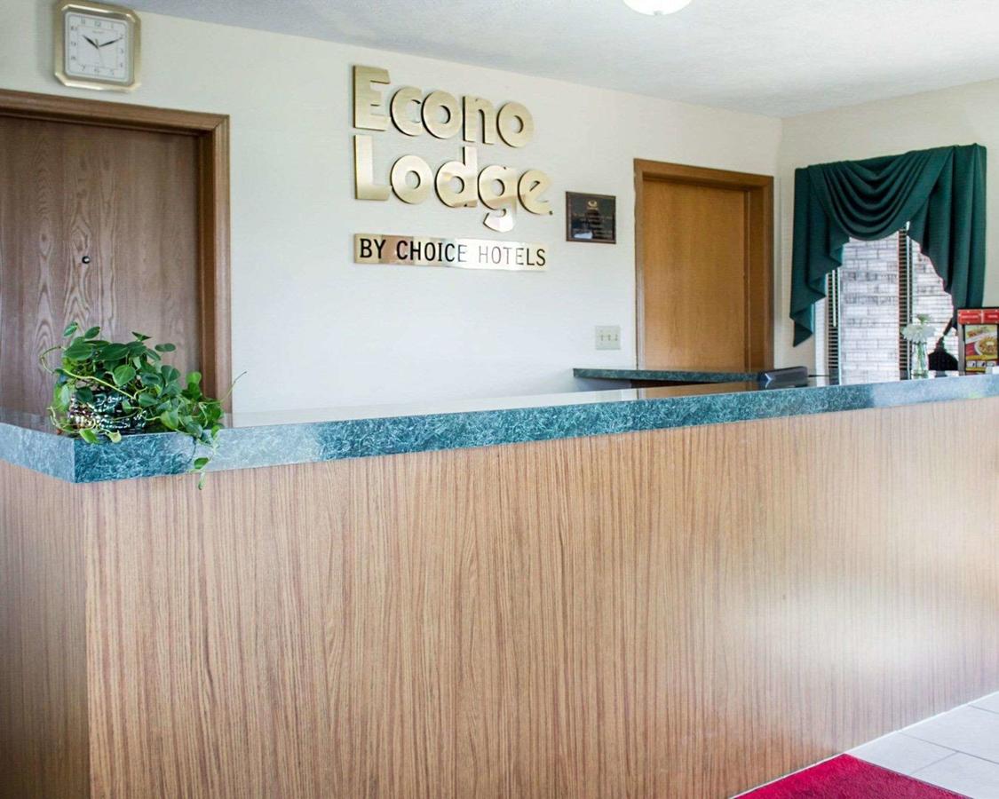 Econo Lodge Elkhart - thumb 14