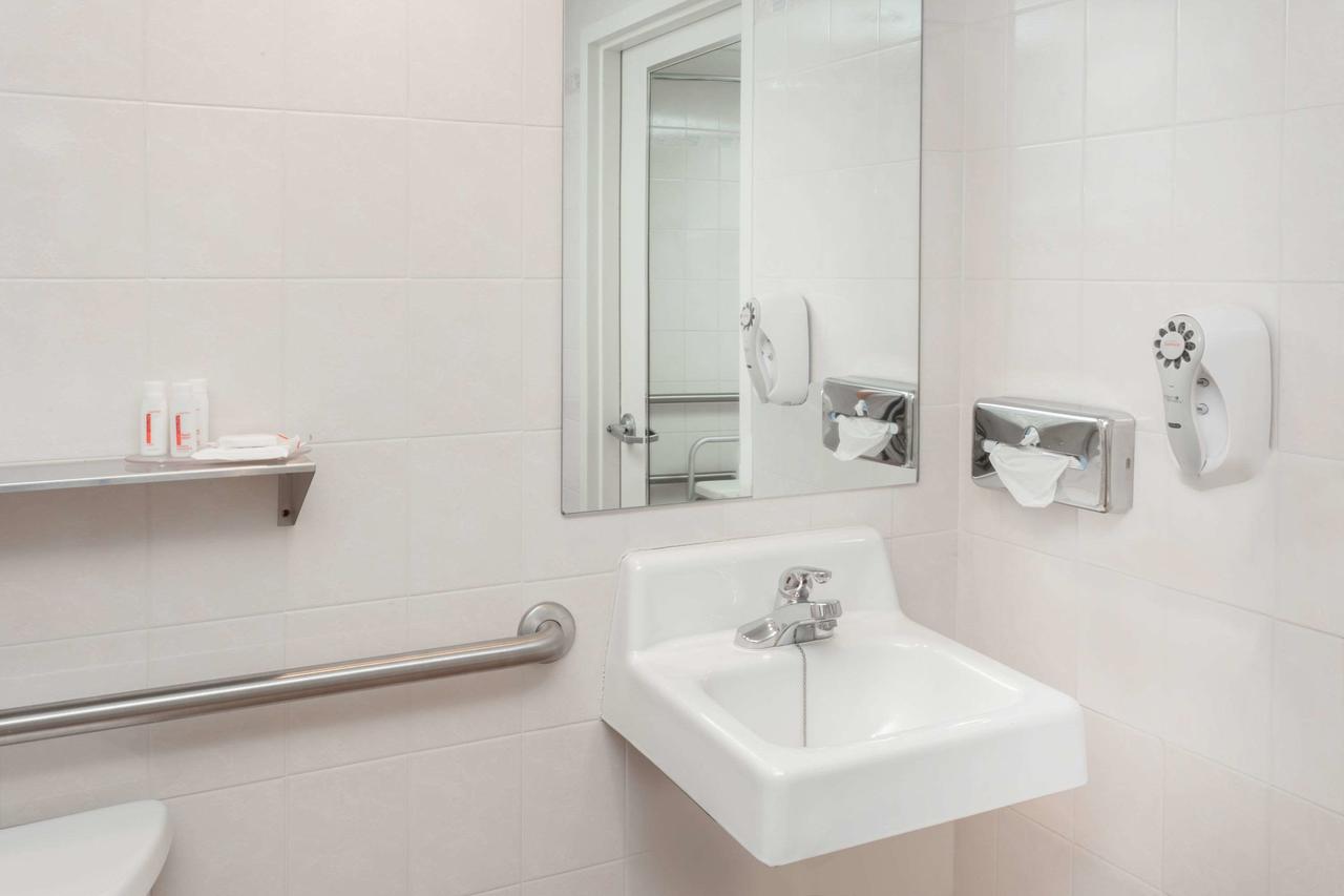 Ramada By Wyndham Hammond Hotel & Conference Center - thumb 14