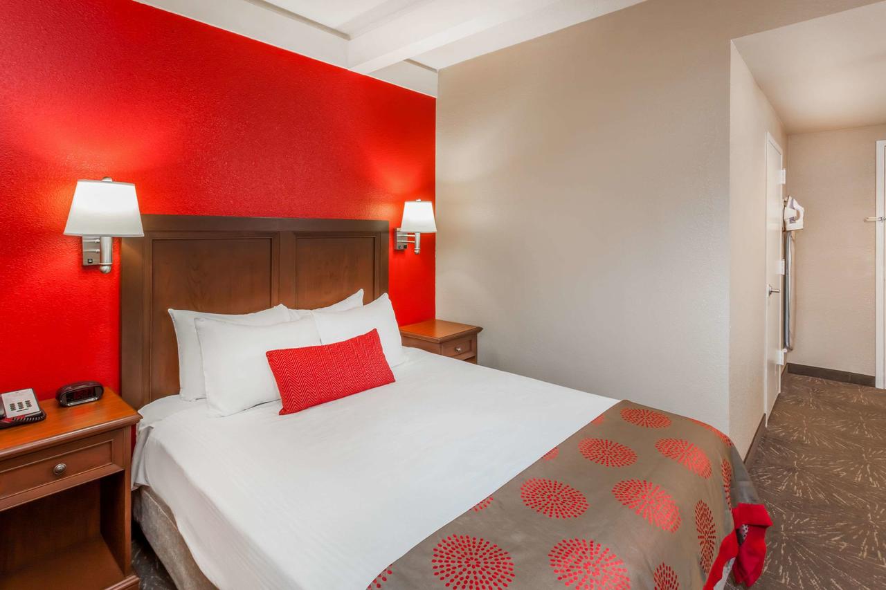 Ramada By Wyndham Hammond Hotel & Conference Center - thumb 7