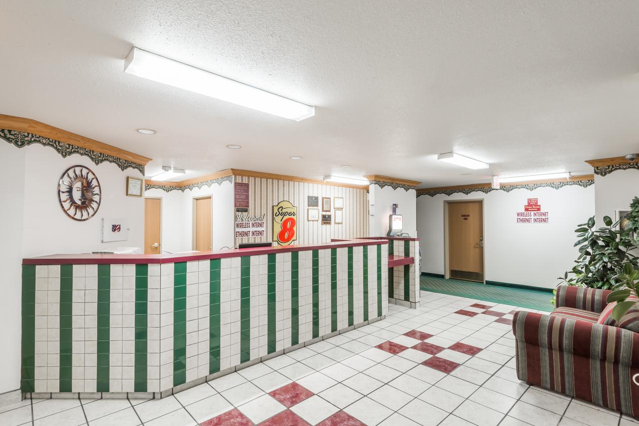 Super 8 By Wyndham Bedford - thumb 3