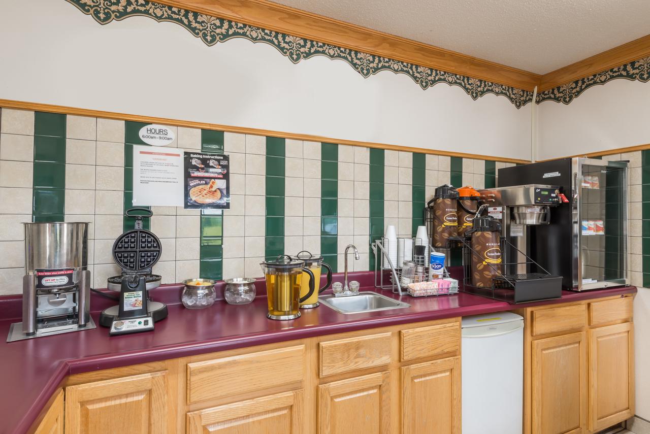 Super 8 By Wyndham Bedford - thumb 5