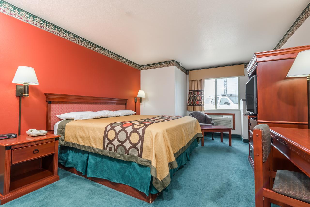 Super 8 By Wyndham Bedford - thumb 10