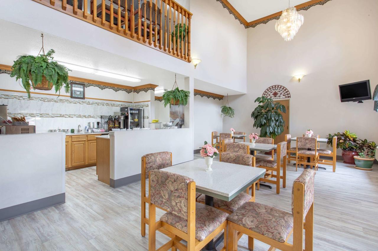 Super 8 By Wyndham Bedford - thumb 20