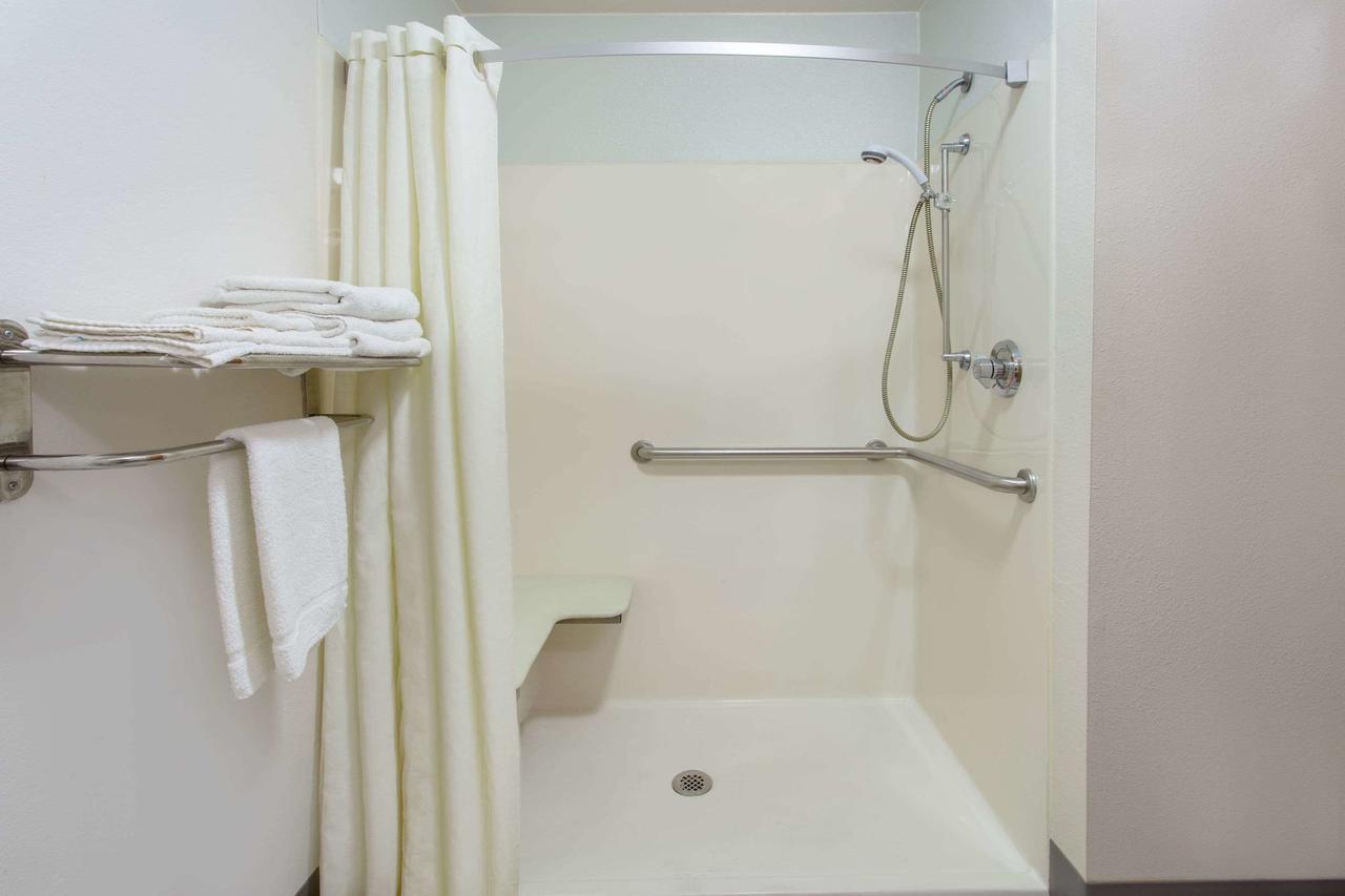 Super 8 By Wyndham Bedford - thumb 26