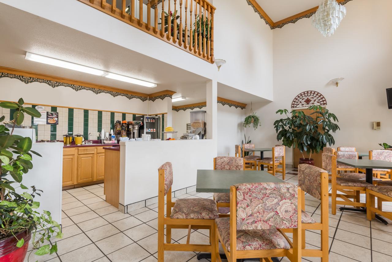 Super 8 By Wyndham Bedford - thumb 4