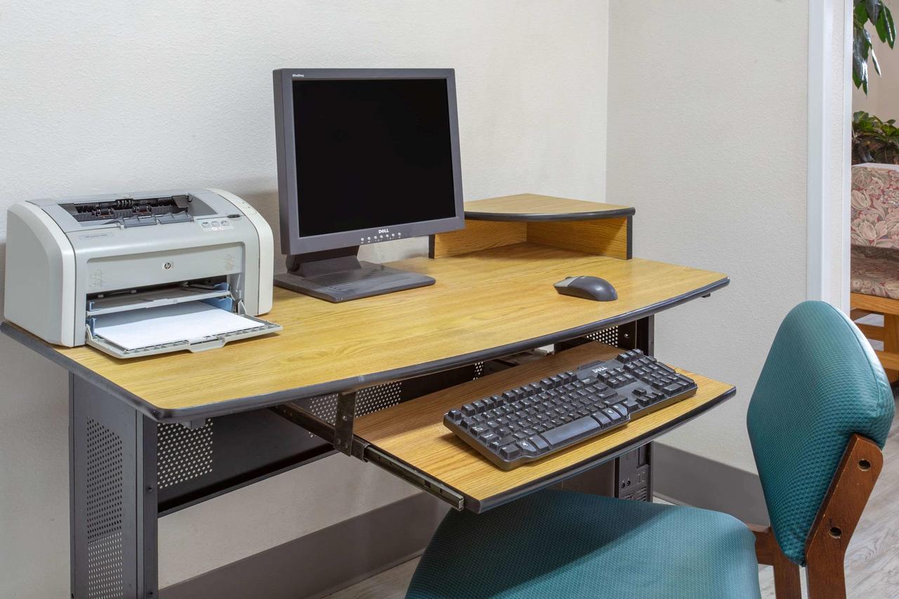 Super 8 By Wyndham Bedford - thumb 21