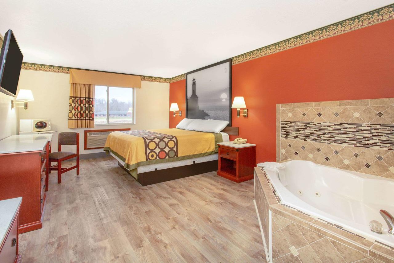 Super 8 By Wyndham Bedford - thumb 23