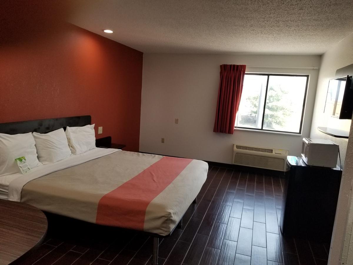 Motel 6 Franklin - thumb 9
