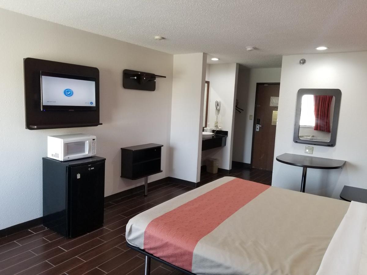 Motel 6 Franklin - thumb 3