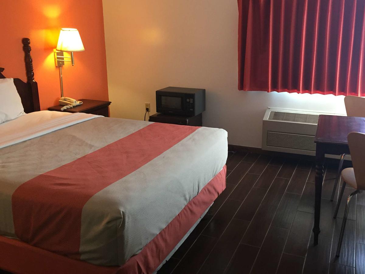 Motel 6 Franklin - thumb 12
