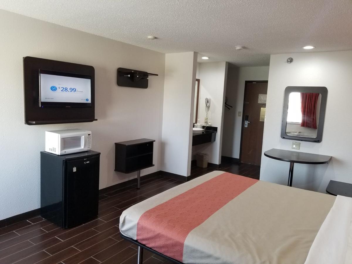 Motel 6 Franklin - thumb 8