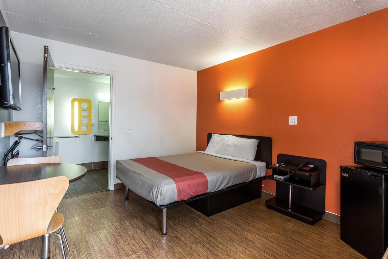 Motel 6 Evansville - thumb 18