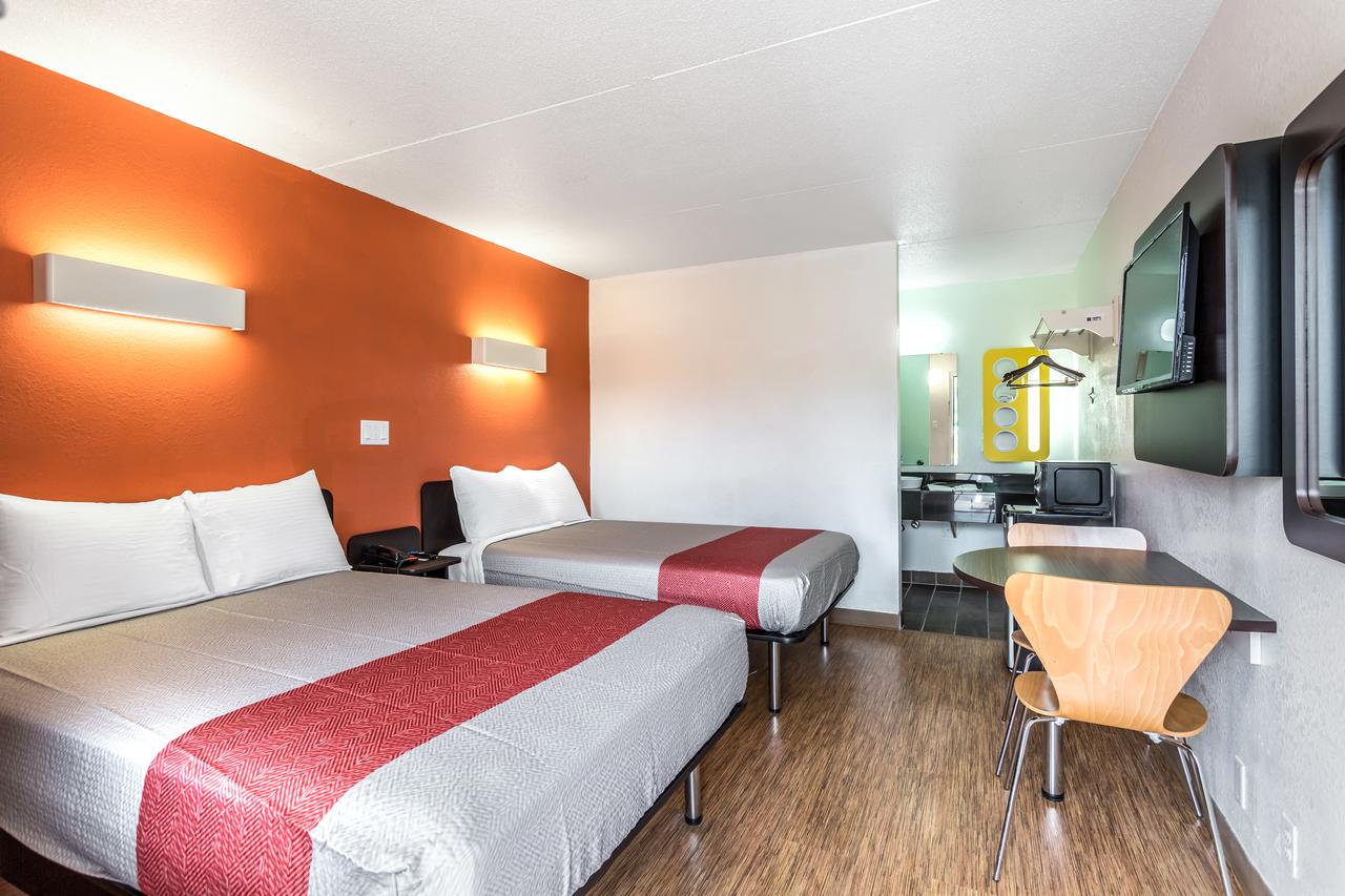 Motel 6 Evansville - thumb 20