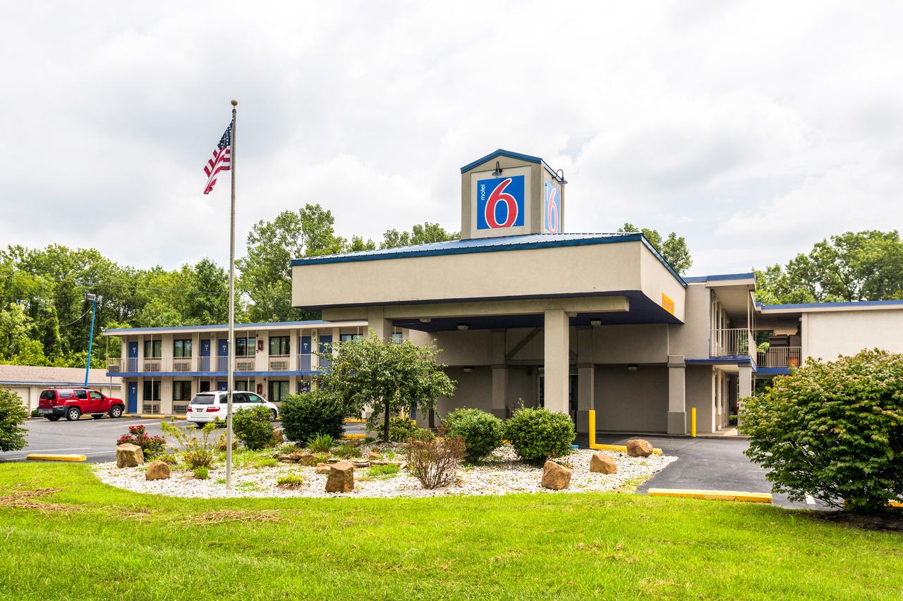 Motel 6 Evansville - thumb 1