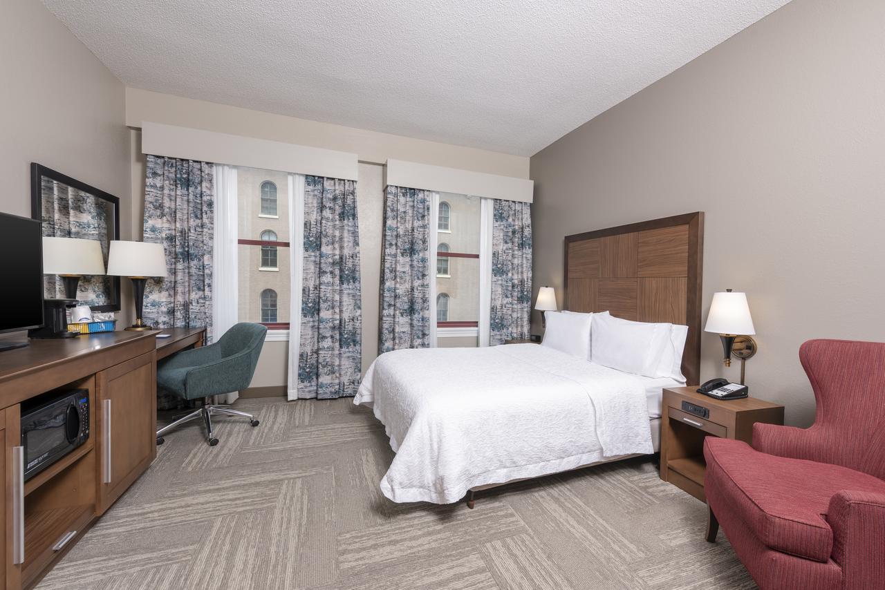 Hampton Inn Indianapolis Downtown Across From Circle Centre - thumb 3