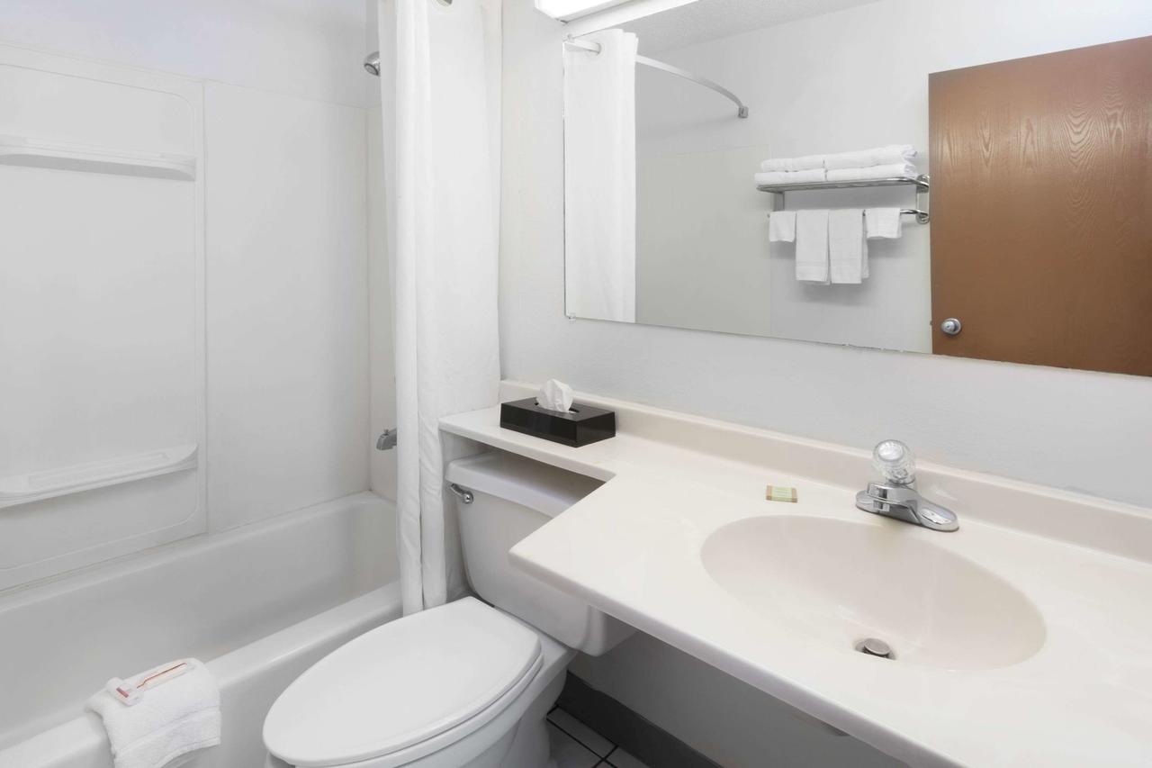 Super 8 By Wyndham Merrillville - thumb 11