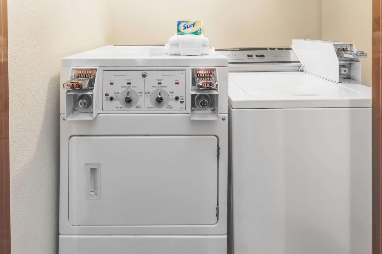 Super 8 By Wyndham Merrillville - thumb 9