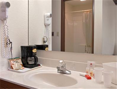 Super 8 By Wyndham Crawfordsville - thumb 10
