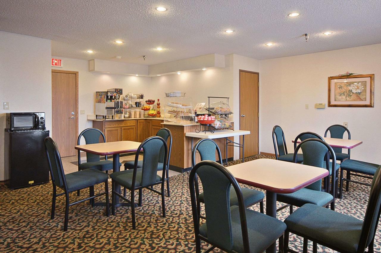 Super 8 By Wyndham Crawfordsville - thumb 13