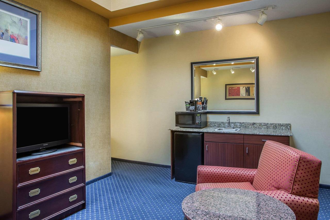 Clarion Inn Merrillville - thumb 1