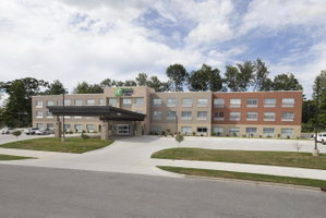 Holiday Inn Express & Suites - Auburn