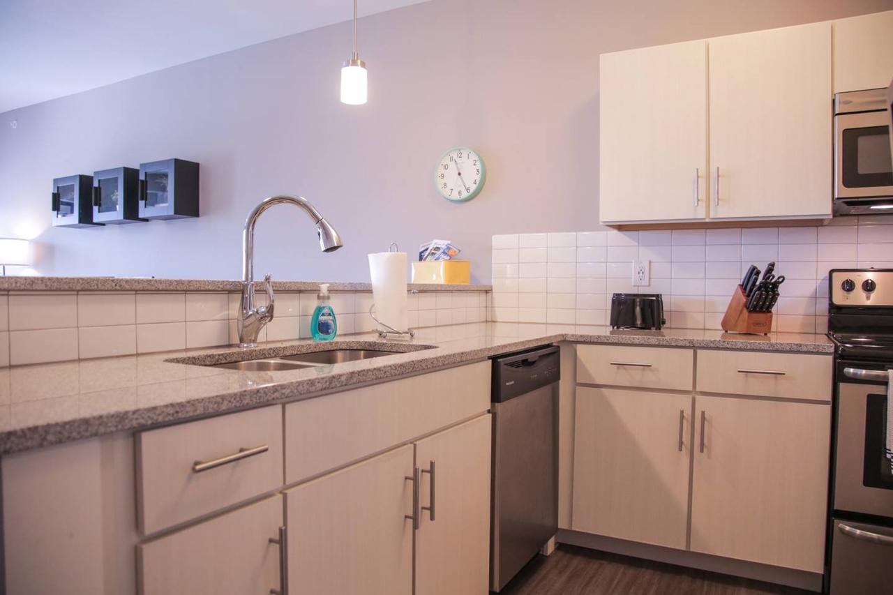 LOCKERBIE SQUARE 2BR APT - NEAR MASS AVE - thumb 6