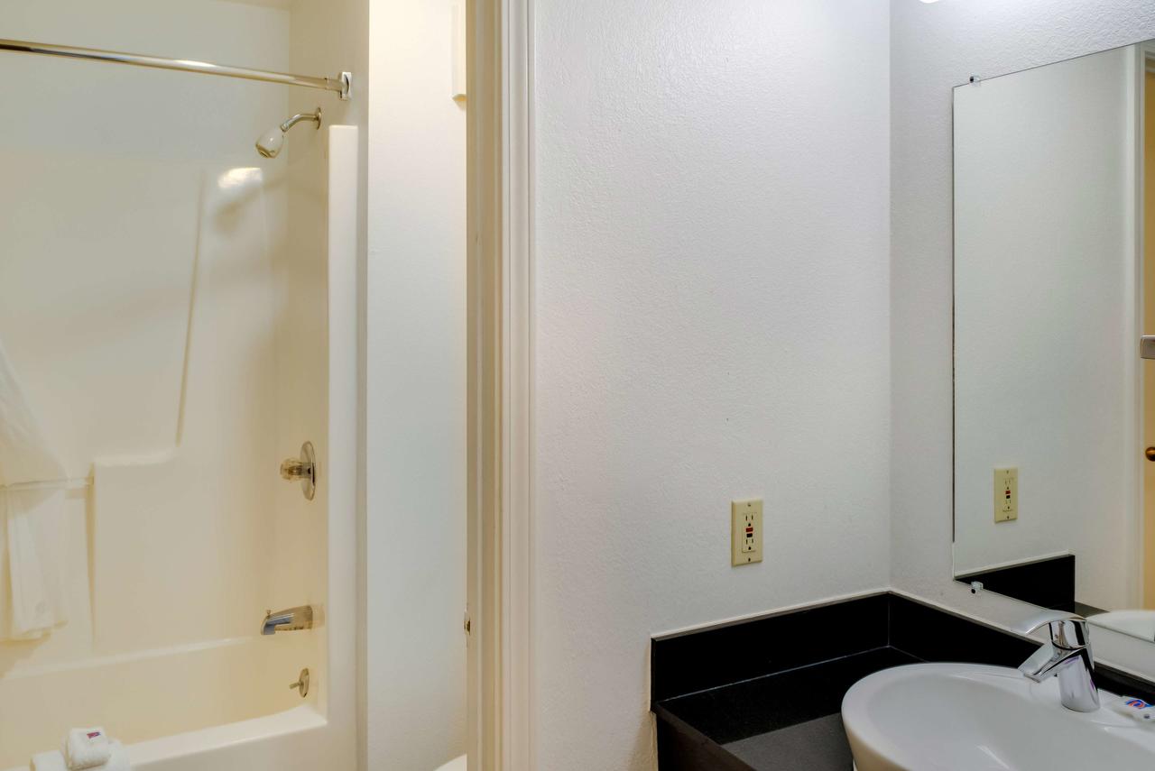 Motel 6 Richmond IN - thumb 25