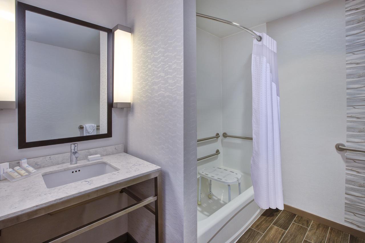 Hilton Garden Inn Chesterton - thumb 33